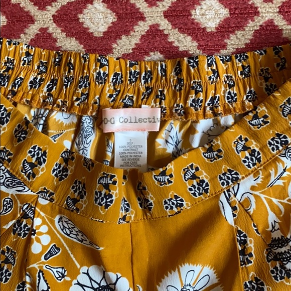 Urban Outfitters Shorts - Picture 2 of 4